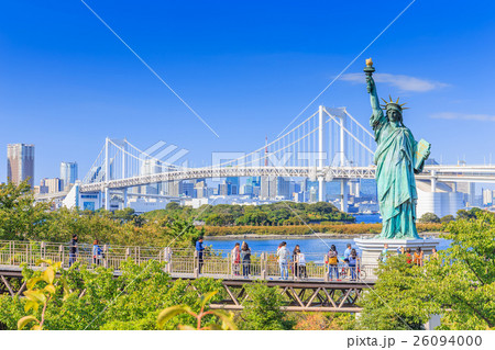 東京 お台場海浜公園の自由の女神像の写真素材