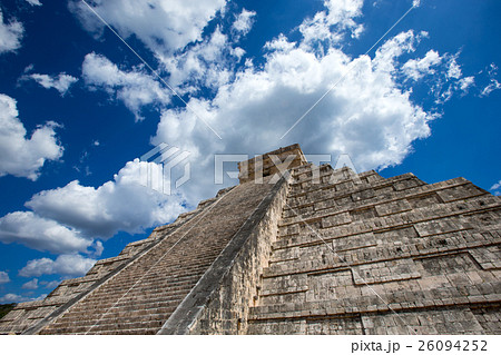 Kukulkan Pyramid in Chichen Itza Site, Mexico 26094252