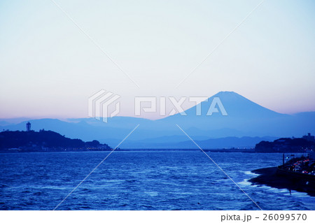 稲村ガ崎からの富士山 26099570