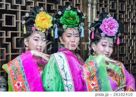 portrait of Chinese women in traditional dresses portrait of Chinese women in traditional dresses 26102410
