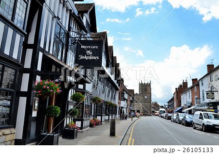 チューダー朝様式のハーフ・ティンバー(半木骨造）の家が残るストラットフォード・アポン・エイヴォン 26105133