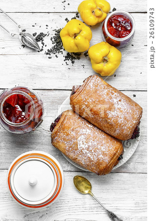 Pastry puff with jam of quince Pastry puff with jam of quince 26109743