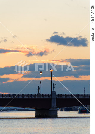 夕暮れの幣舞橋 26112406