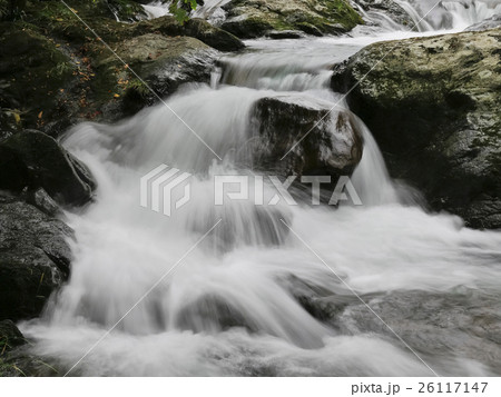 八重滝の流れ(2) 26117147