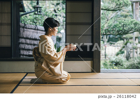 和装の女性 和装の女性 26118042