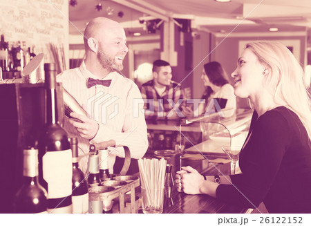Woman at the bar 26122152