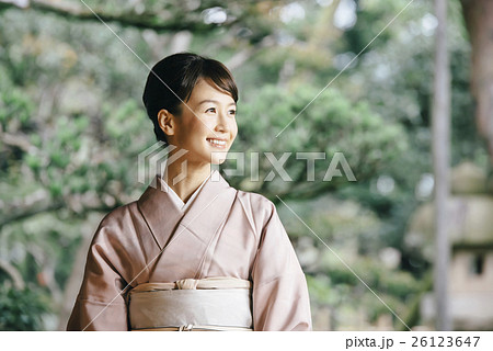 和装の女性 和装の女性 26123647