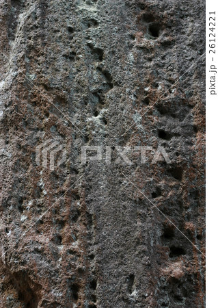 荒い岩肌 26124221