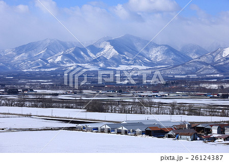 北海道　日高山脈と十勝平野 26124387