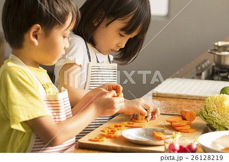 子供 料理イメージの写真素材