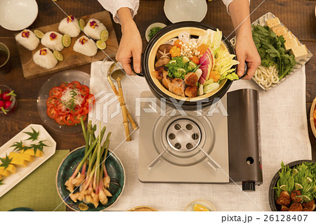 真俯瞰　鍋料理 26128407