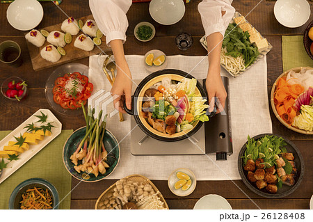 真俯瞰　鍋料理 26128408