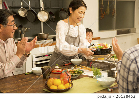 鍋料理　夕食イメージ 26128452