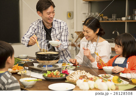 鍋料理　夕食イメージ 26128508
