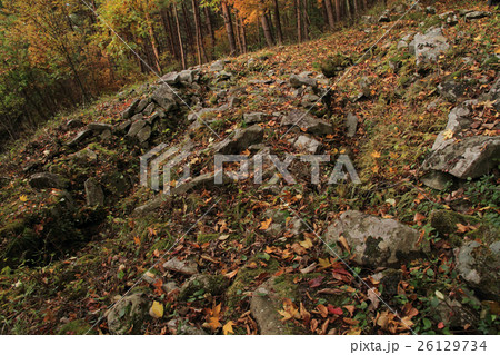 長野県筑北村 安坂積石塚1号墳 長野県筑北村 安坂積石塚1号墳 26129734