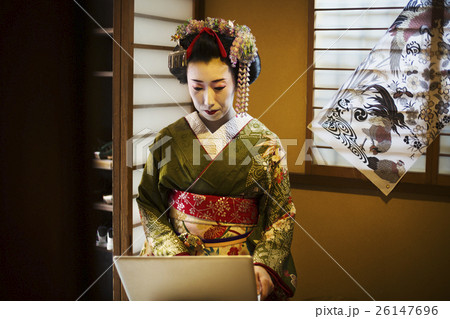 24932 24932 26147696