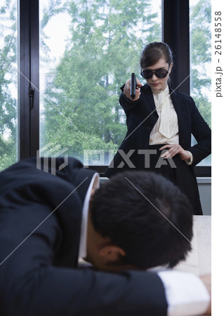 スーツを着た女暗殺者 スーツを着た女暗殺者 26148558
