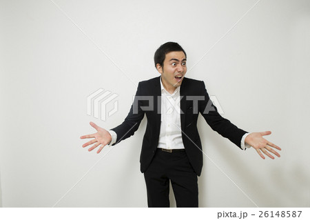 怒っているビジネスマン 26148587