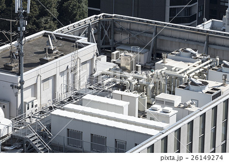 建物 設備 ビルの屋上 巨大空調設備 電力変電設備 携帯電話アンテナ