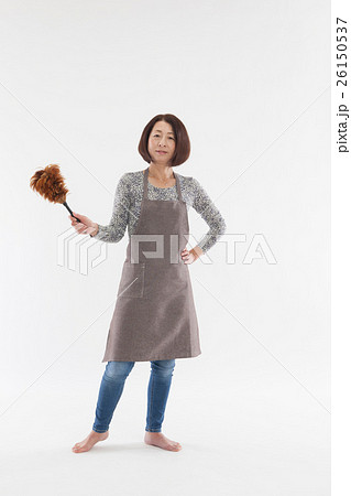 大掃除イメージ・女性・毛ばたき 大掃除イメージ・女性・毛ばたき 26150537