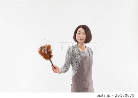大掃除イメージ・女性・毛ばたき 26150679