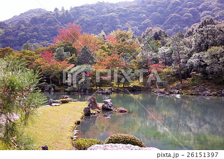 京都　天龍寺の曹源池庭園 26151397