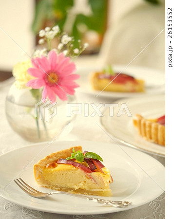 紅玉りんごのキッシュとお花のお茶時間 (カフェイメージ) 紅玉りんごのキッシュとお花のお茶時間 (カフェイメージ) 26153552
