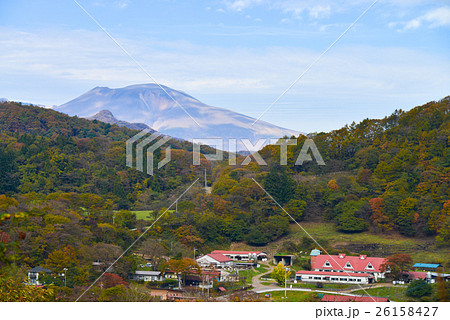 長野県、秋の神津牧場と浅間山 26158427