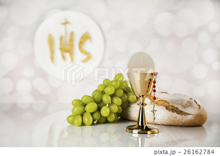 Holy communion a golden chalice Holy communion a golden chalice 26162784