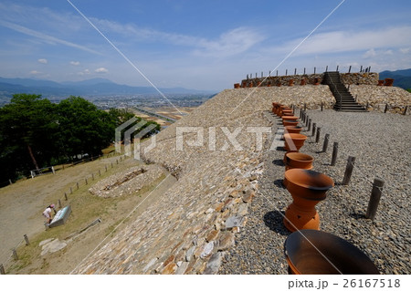 森将軍塚古墳（前方側斜めから　3号墳） 26167518