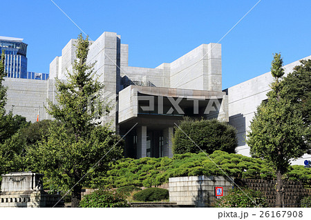 SD別冊 空間と象徴 最高裁判所庁舎における建築構想の展開 空間と象徴 最高裁判所庁舎における建築構想の展開 SD別冊