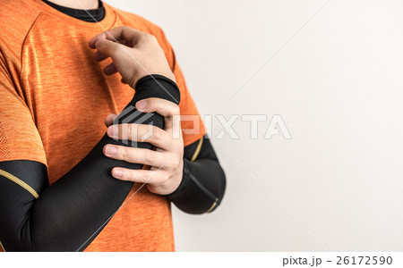 スポーツウェアの男性 26172590