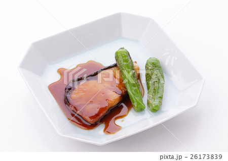 ぶりの照り焼き　和風イメージ 26173839