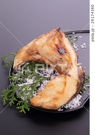 ぶりかまの塩焼き 26174360