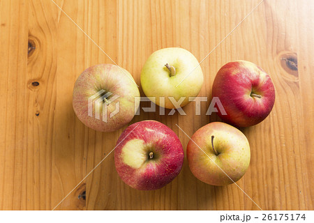 不揃いリンゴ 26175174