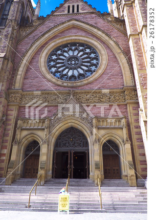 Church Montreal 26178352