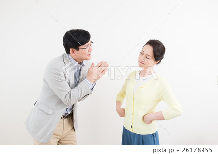 シニア夫婦　不仲 26178955