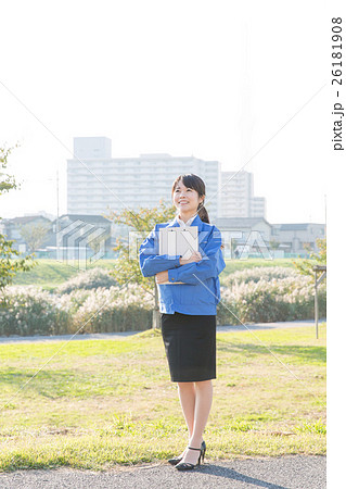 作業服 女性 ポートレート 26181908