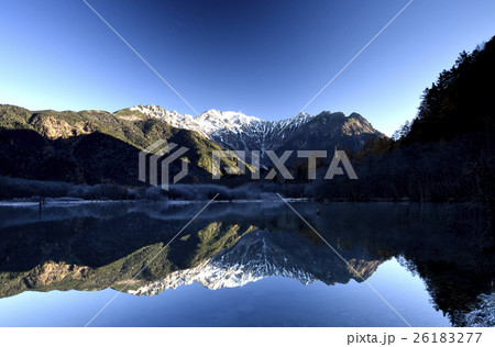 穂高岳(撮影地:大正池左岸側) 穂高岳(撮影地:大正池左岸側) 26183277