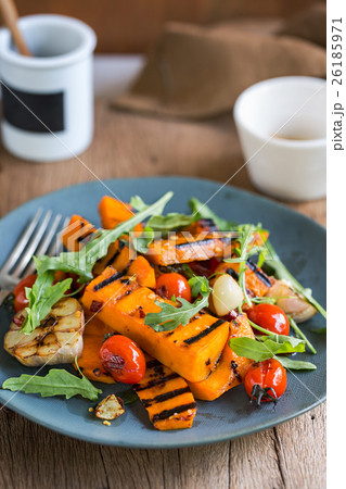 Grilled Butternut squash salad 26185971