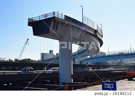 首都高速1号羽田線更新工事 一部架け替え工事中の大井jct橋の写真素材