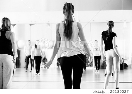 Dance class for women black and white 26189027
