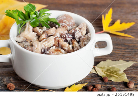 Mushrooms and autumn leaves Mushrooms and autumn leaves 26191498