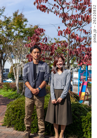 若いカップル2人 若いカップル2人 26210832