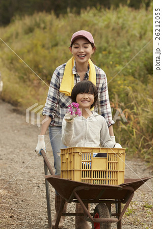 田舎暮らしの家族 26212055