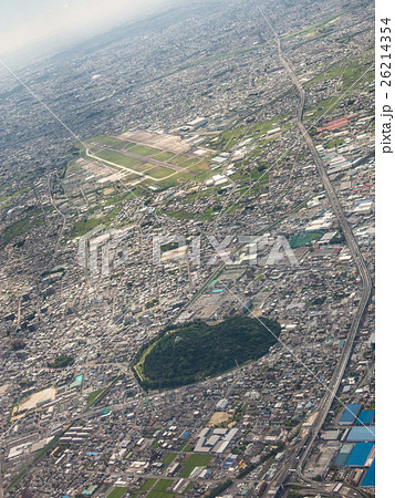 空から見た小牧山と小牧城 26214354