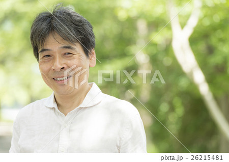 笑顔の中年男性 26215481