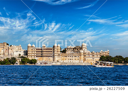 City Palace view from the lake. Udaipur, Rajasthan 26227509