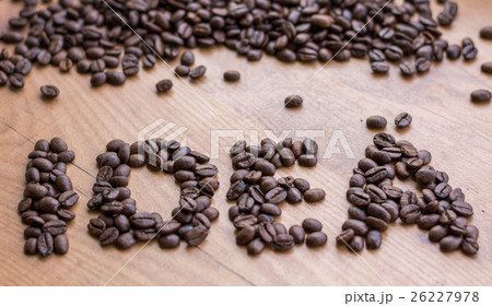Idea sign drawn by brown roasted coffee beans 26227978