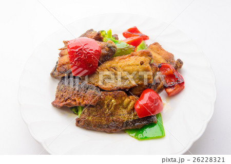 揚げ秋刀魚と彩り野菜のカレーソテー 26228321